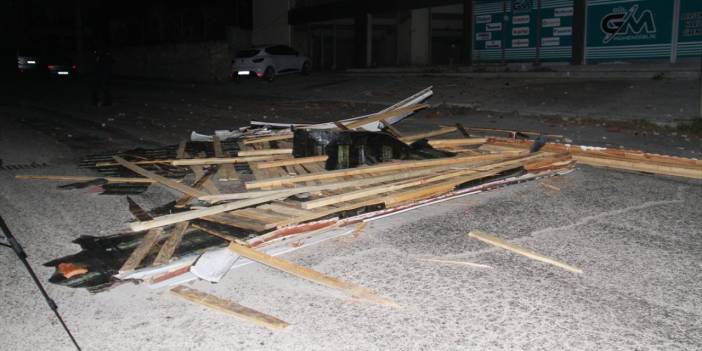 Konya'da şiddetli lodos! Çatılar uçtu, elektrikler kesildi, 3 kişi sobadan zehirlendi