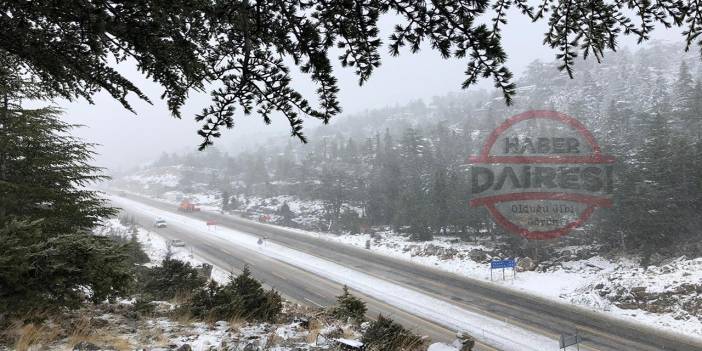 Alacabel’de kar yağışı başladı, araçlar güçlükle ilerliyor! Yol çekicilere kapandı