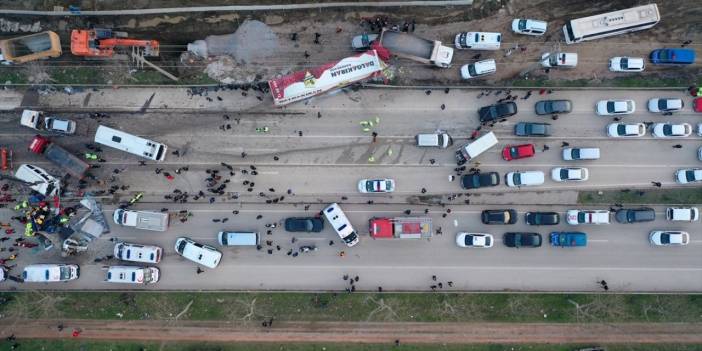 Bursa’da TIR dehşeti: 3 ölü, 21 yaralı