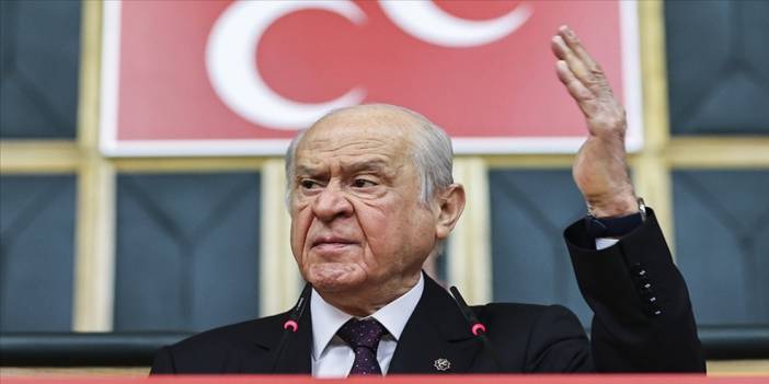 Bahçeli: İbreti alem için 104 emekli amiralin rütbeleri sökülmeli