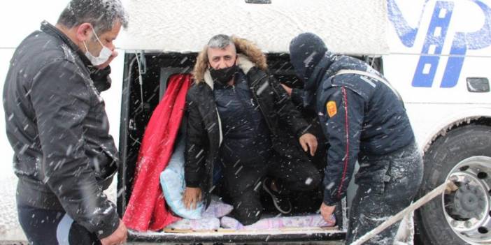 Konya otobüsü şarampole kaydı, devrilmemesi için tek tarafta toplanan 24 kişi bagajdan çıkartıldı