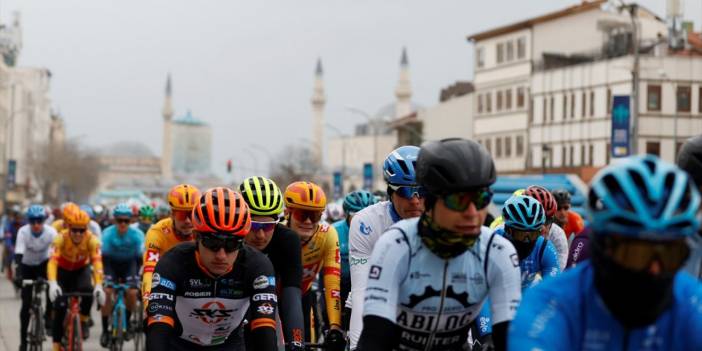 Cumhurbaşkanlığı Türkiye Bisiklet Turu Konya'da başladı! Startı bakanlar verdi