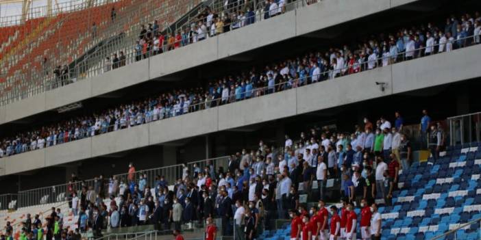 Tam kapanmada tribünler tıklım tıklım!