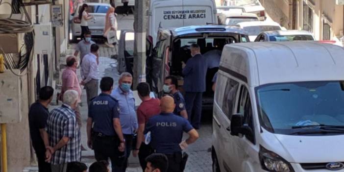 Kızını boğarak öldüren anne polise teslim oldu