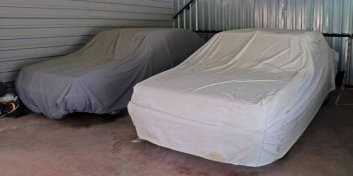 Toz bile kondurmadığı arabalarına ne biniyor ne de satıyor! Vasiyetini duyan ise şaşkın