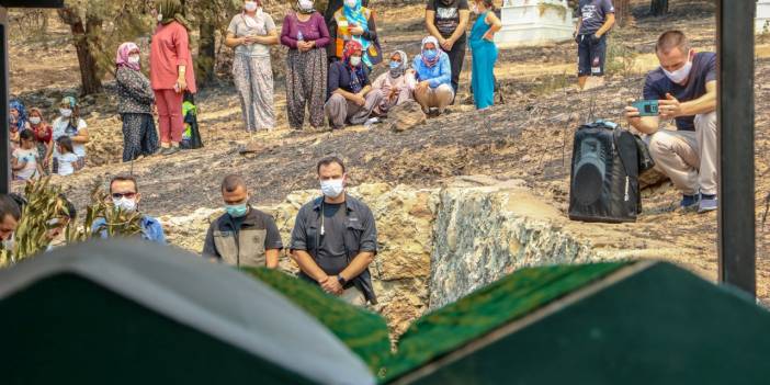 Manavgat’taki yangın kurbanı çifte acı veda: Ben seni böyle mi gömecektim?