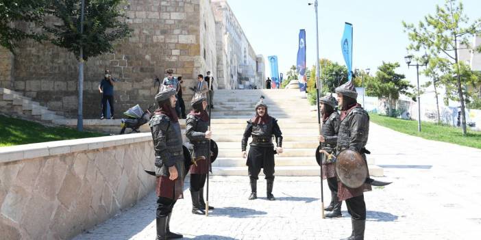 Konya’da Sultanlara Saygı Nöbeti