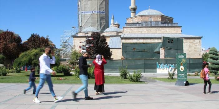 Mevlana Müzesi'ne kısıtlamalar nedeniyle düşen ziyaretçi sayısının bu yıl artması bekleniyor