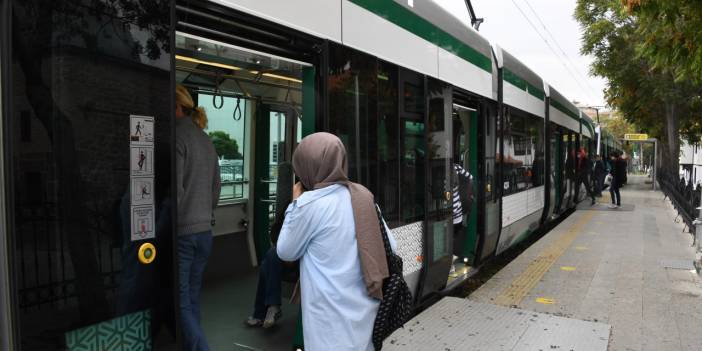 Konya’yı kazanan üniversite öğrencilerine toplu ulaşım 3 gün ücretsiz