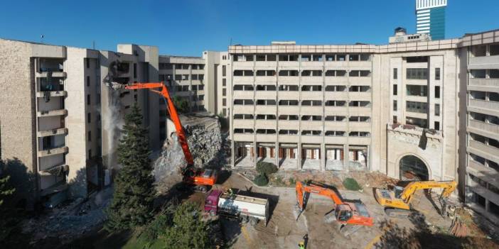 Yıkılan Konya Büyükşehir binası yerine ne yapılacak? Başkan Altay açıklayacak