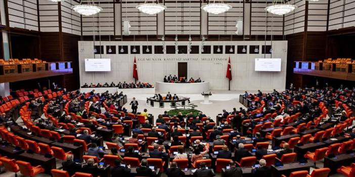 Asgari ücretten gelir ve damga vergisi alınmamasını da içeren kanun teklifi TBMM'de