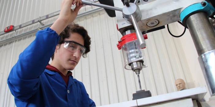 Konya'daki meslek lisesinde güneş enerjisiyle çalışan kompost makinesi geliştirildi