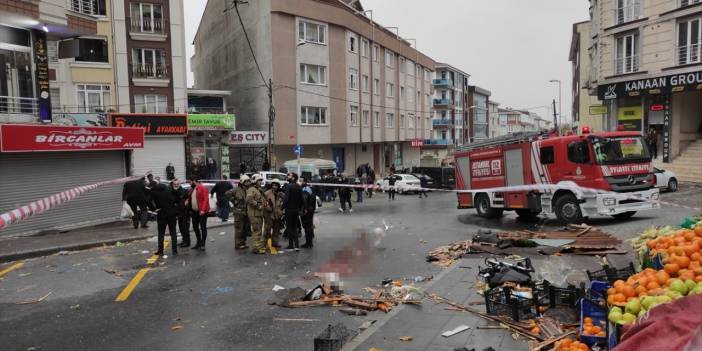 Fırtına nedeniyle uçan çatının altında kalan anne öldü, çocuğu yaralandı