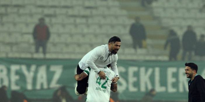 Palut, Konyaspor-Beşiktaş maçı sonrası omuzlarda!