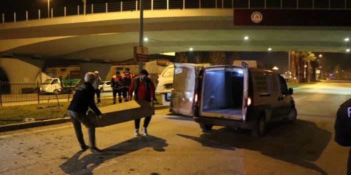 Yeni yılın ilk dakikalarında feci kaza: 3 ölü, 1 yaralı