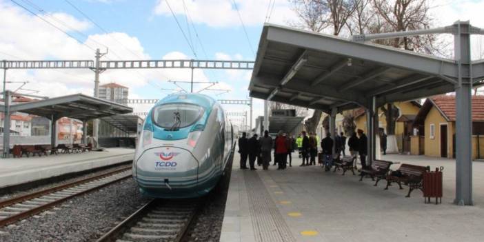 Konya ve Karaman'ın heyecanla beklediği YHT açıklamasını Bakan yaptı