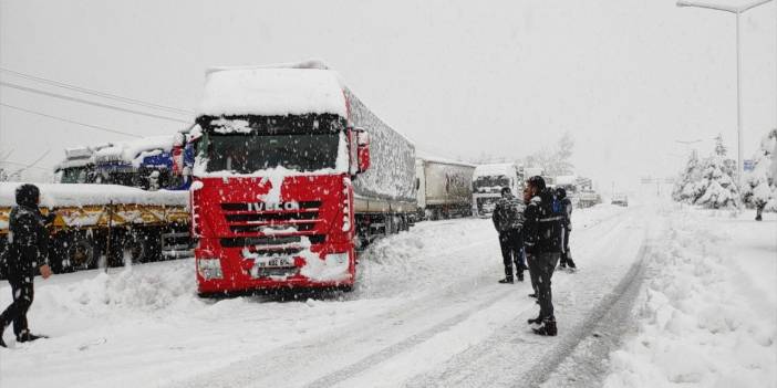 Konya’da bereket mutluluğu! Kar kalınlığı bir metreyi buldu