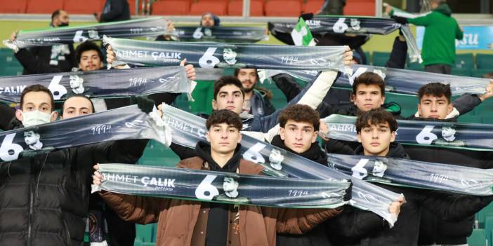 Konyaspor’lu taraftarlar tribünlerde
