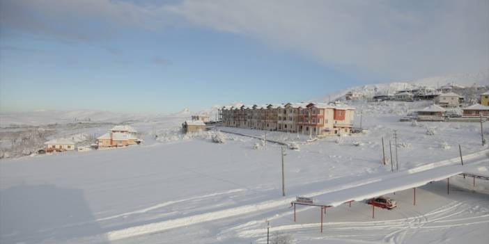 Konya'nın bir ilçesinde kar kalınlığı 1 metreye yaklaştı