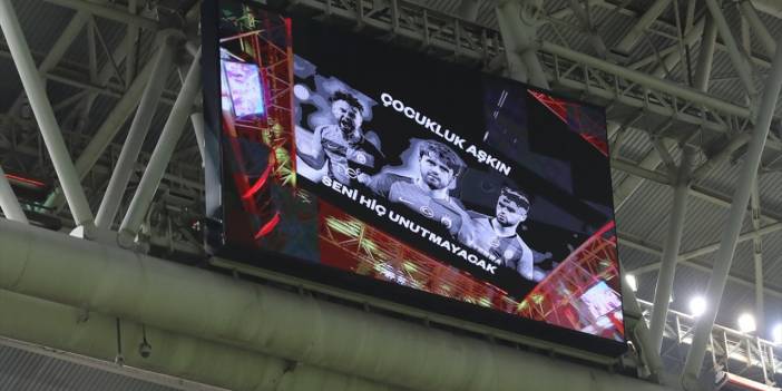 Ahmet Çalık için 5 dakika sustular: Kalbimizdesin!