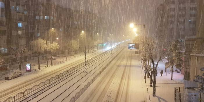 Konya beyaza büründü! Her yerde kar var