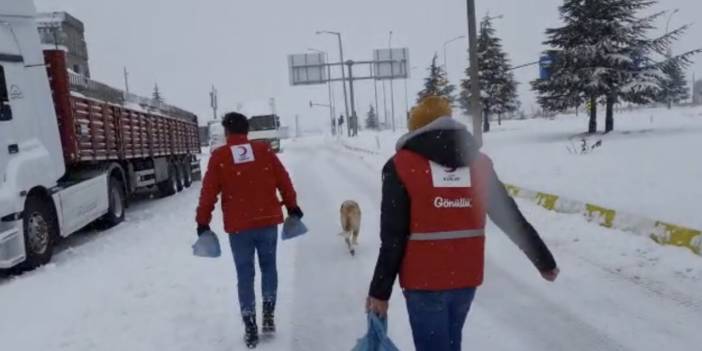 Konya’da yolda kalanların yardımına Kızılay koştu