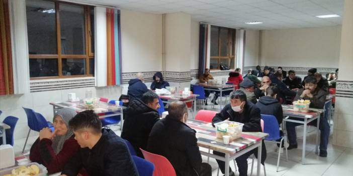 Konya'da çığdan kapanan yolda bekleyenler yurda yerleştirildi