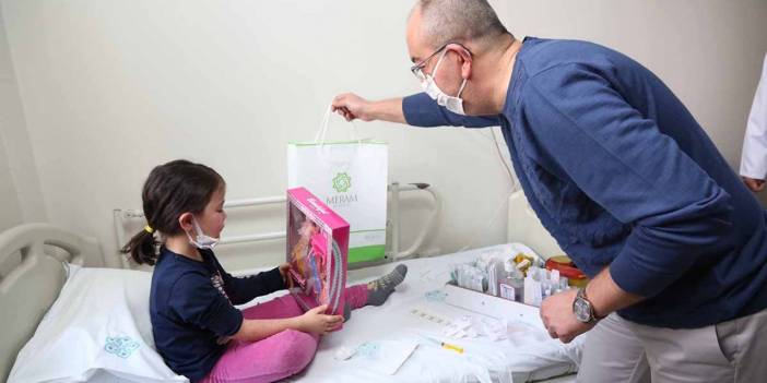 Başkan Kavuş, şivlilik dağıtımı için seçtiği mekanla yine gönülleri fethetti