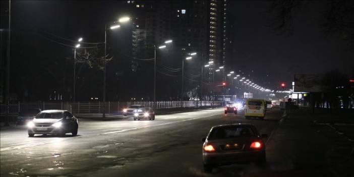 Zelenskiy ülke çapında sıkıyönetim ilan etti