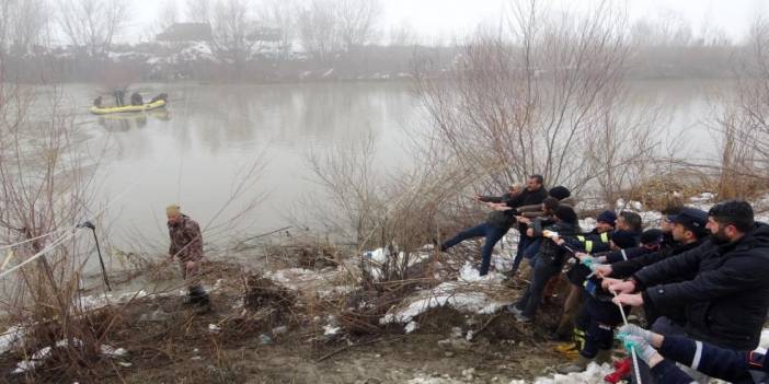Konya ekibi, nehirde kayıp Yağmur’u arıyor