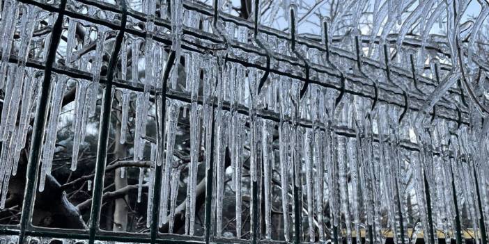 Kar altındaki Konya donuyor! Eksi 15,6 görüldü