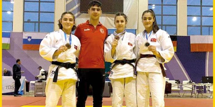 Büyükşehirli judoculardan madalya