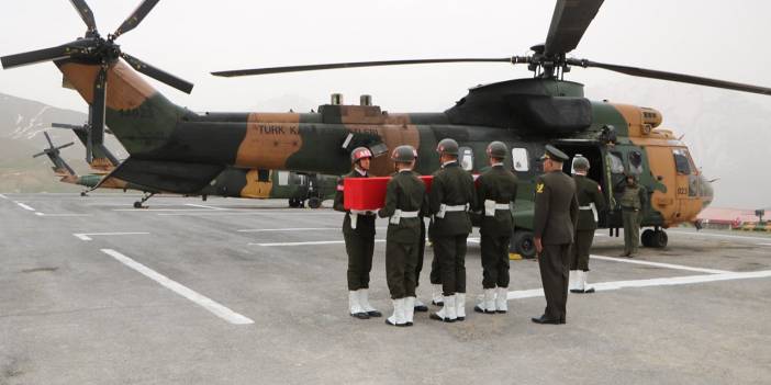 Şehit Üsteğmen Ömer Delibaş için Hakkari'de tören
