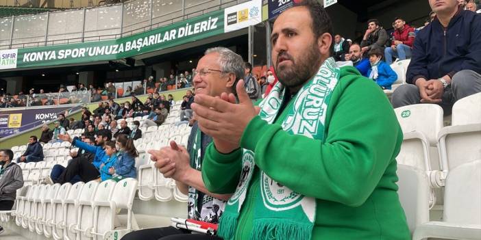 Görme engellilere Konyaspor’un coşkusunu tek gözüyle yaşatıyor