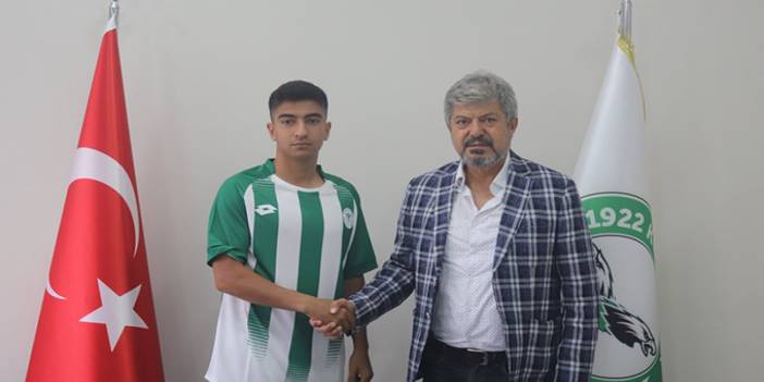 1922 Konyaspor’da çifte imza