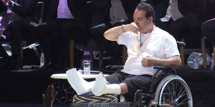 Ölümden dönen İbrahim Tatlıses yaralı haliyle sahneye çıktı