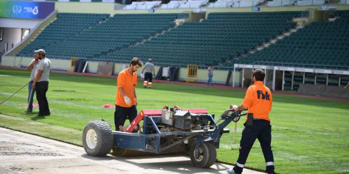 Başkan Altay’dan stadyum zemini açıklaması: Yapıyoruz!