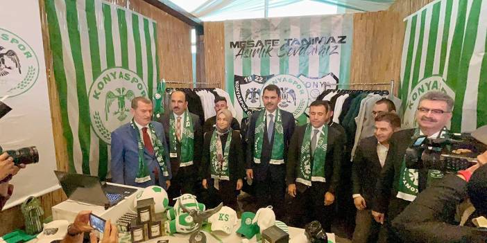 Bakan Kurum, Konyaspor standını ziyaret etti