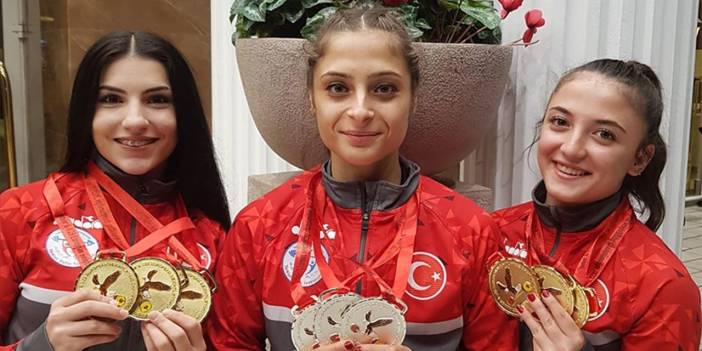 Milli halterciler Avrupa'da coştu