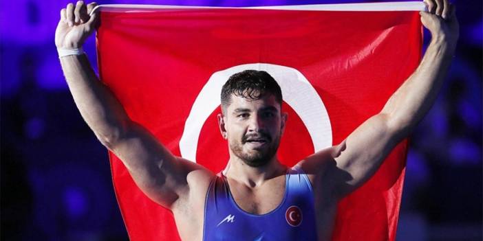 Dünyanın zirvesindeki Milli güreşçiye büyük onur