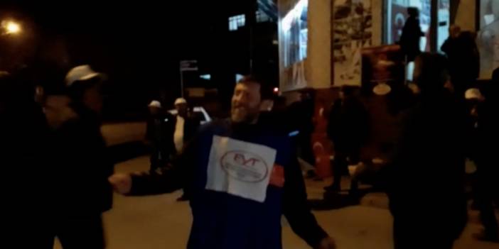 EYT düzenlemesini sokakta oynayarak kutladılar