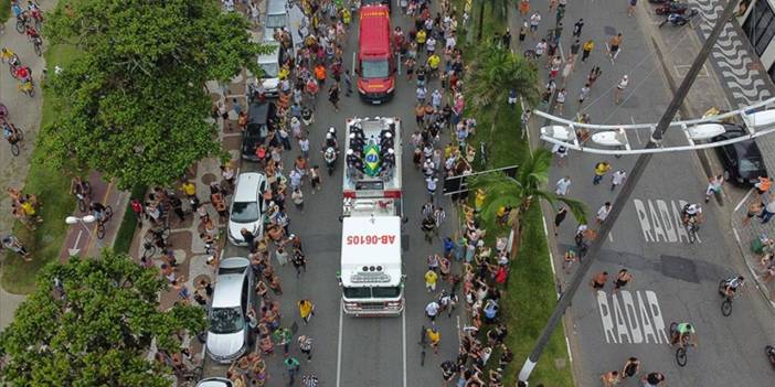 Efsane futbolcu Pele son yolculuğuna uğurlandı