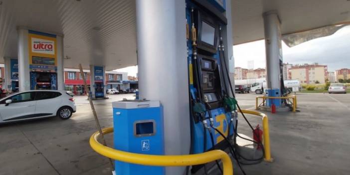 Araç sahipleri dikkat! Motorinin fiyatı bu gece değişecek