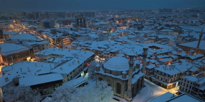 Konya kent merkezi bembeyaz oldu