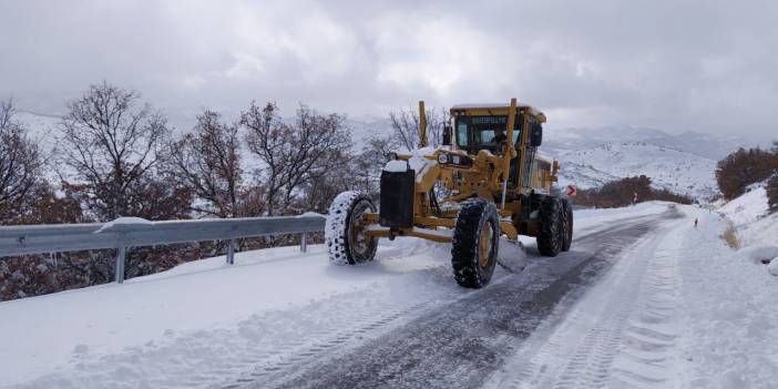 Meram’da kar mesaisi! Küreme ve tuzlama çalışmaları başladı