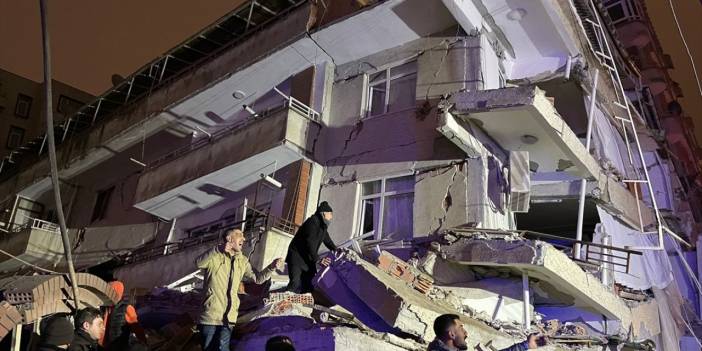 AFAD 8 ili vuran depreme ilişkin son bilgileri paylaştı