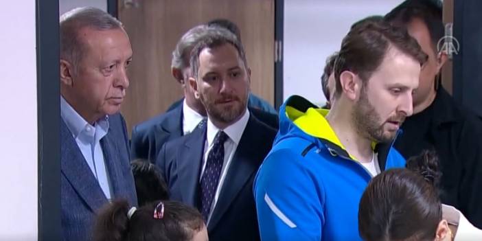 Cumhurbaşkanı Erdoğan'ı arkasında gören seçmen gündem oldu