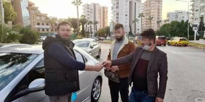 Otomobilini satmak için kendisine benzeyen kişiyi öldürdü!