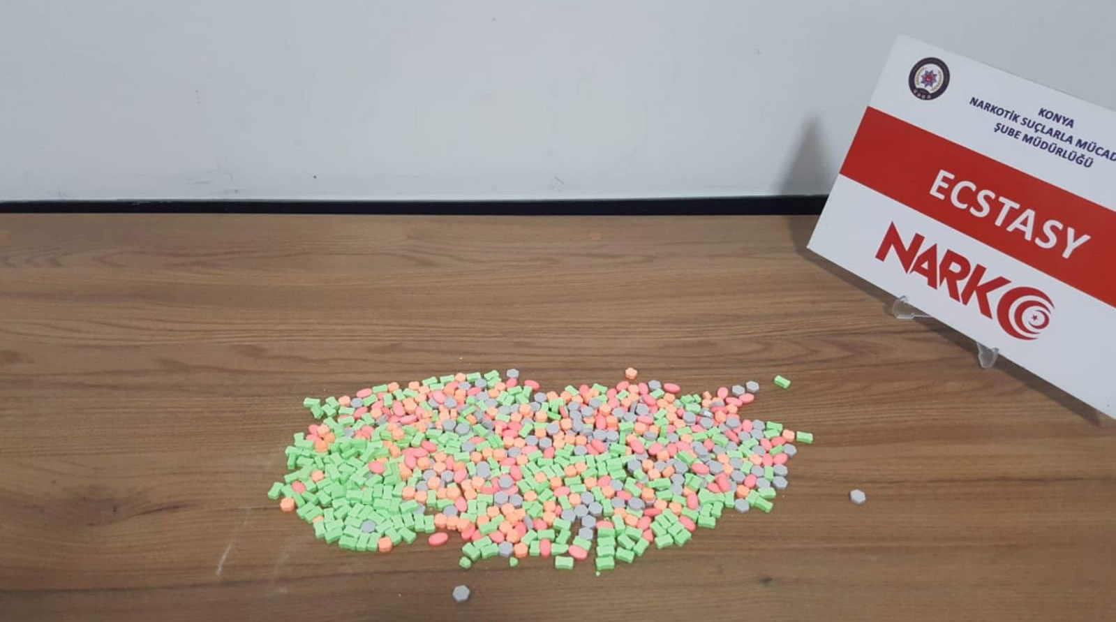 konya-polisi-uyusturucu-tacirlerine-goz-actirmiyor-haber-dairesi-001.jpg