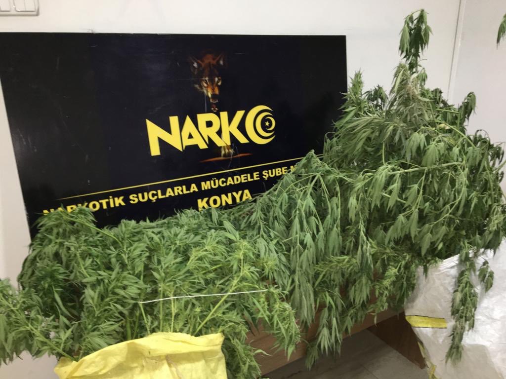 konya-polisi-uyusturucu-tacirlerine-goz-actirmiyor-haber-dairesi-002.jpg